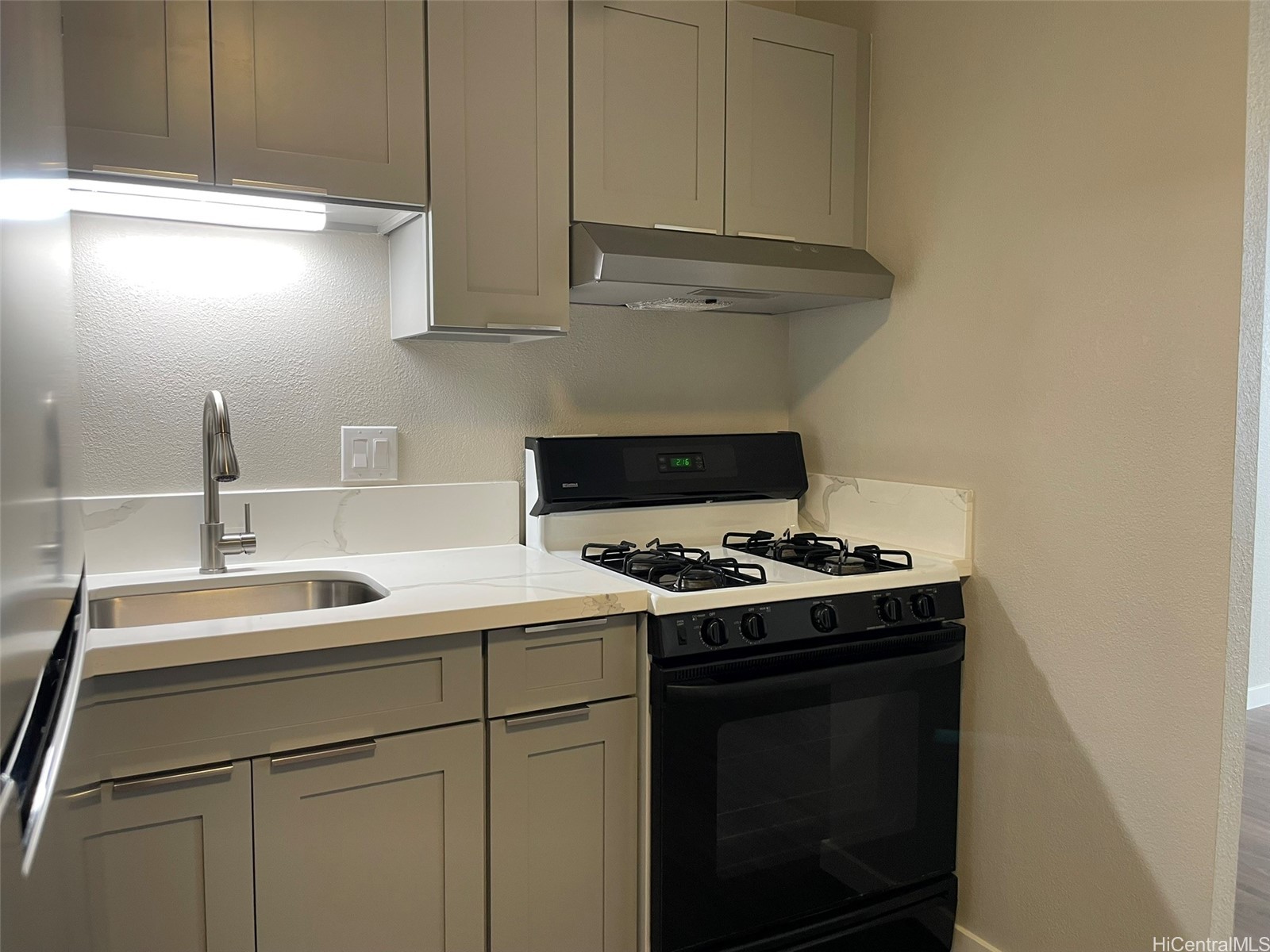 620 Sheridan Street 404