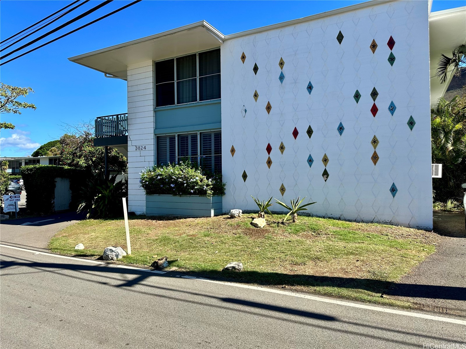 3824 Leahi Avenue 106
