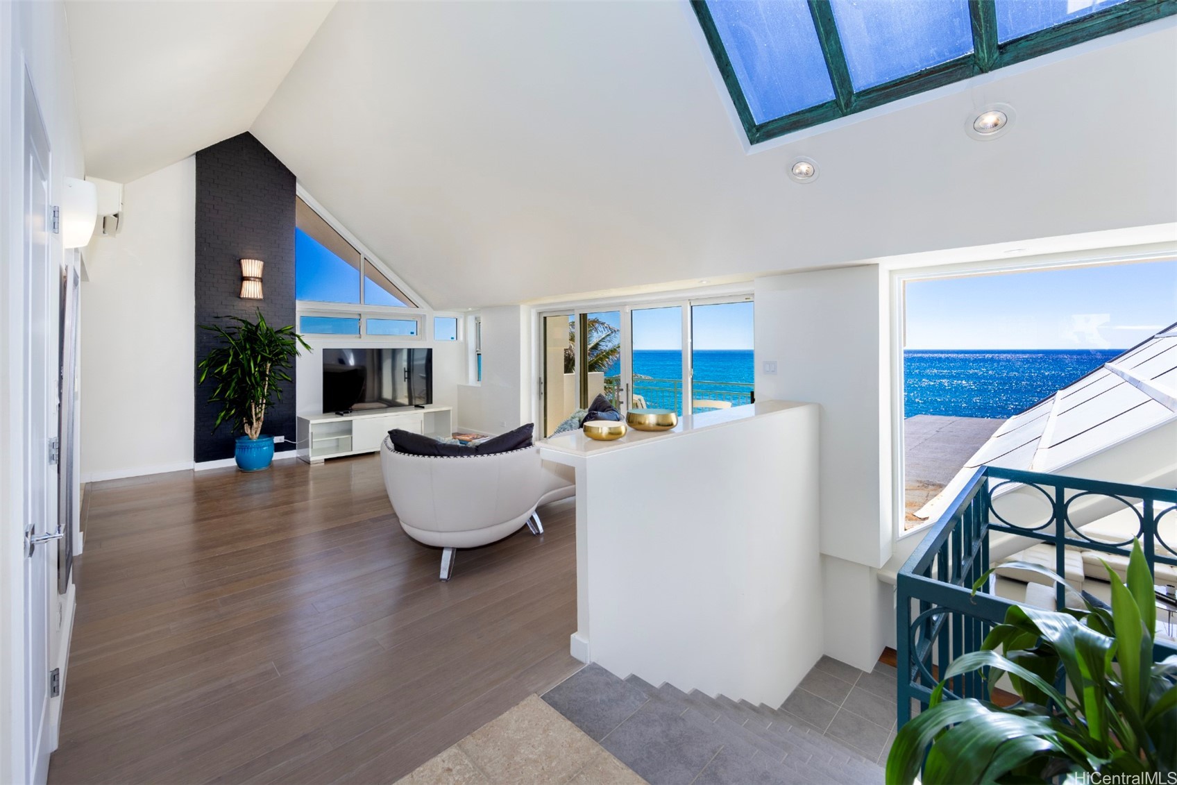 4131 Black Point Place