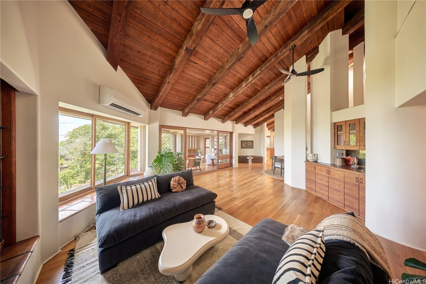 3210 Diamond Head Road 4