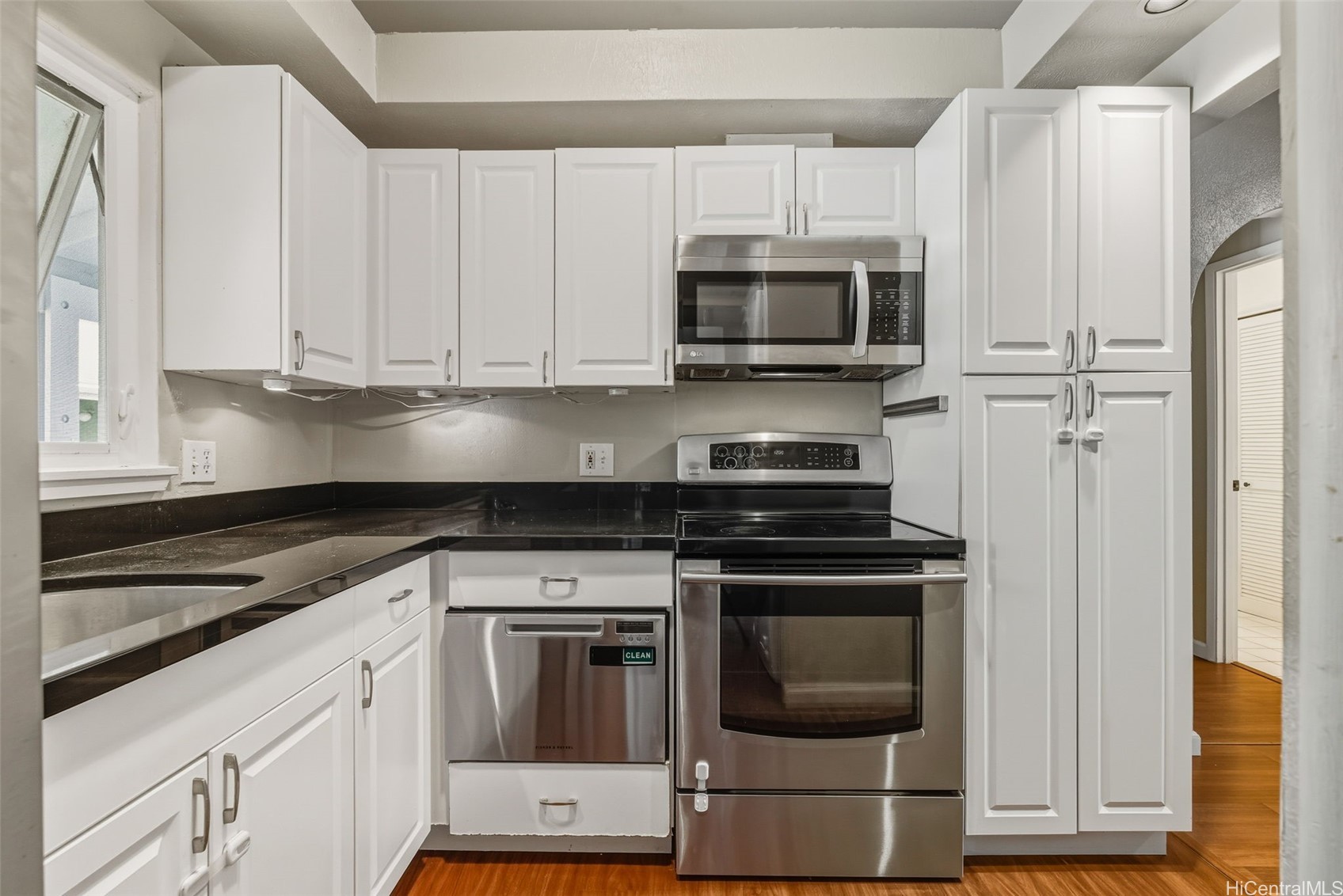 355 Aoloa Street L202