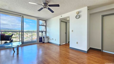 Photo of 94-302 Paiwa Street #902, Waipahu, HI 96797 (MLS # 202604292)