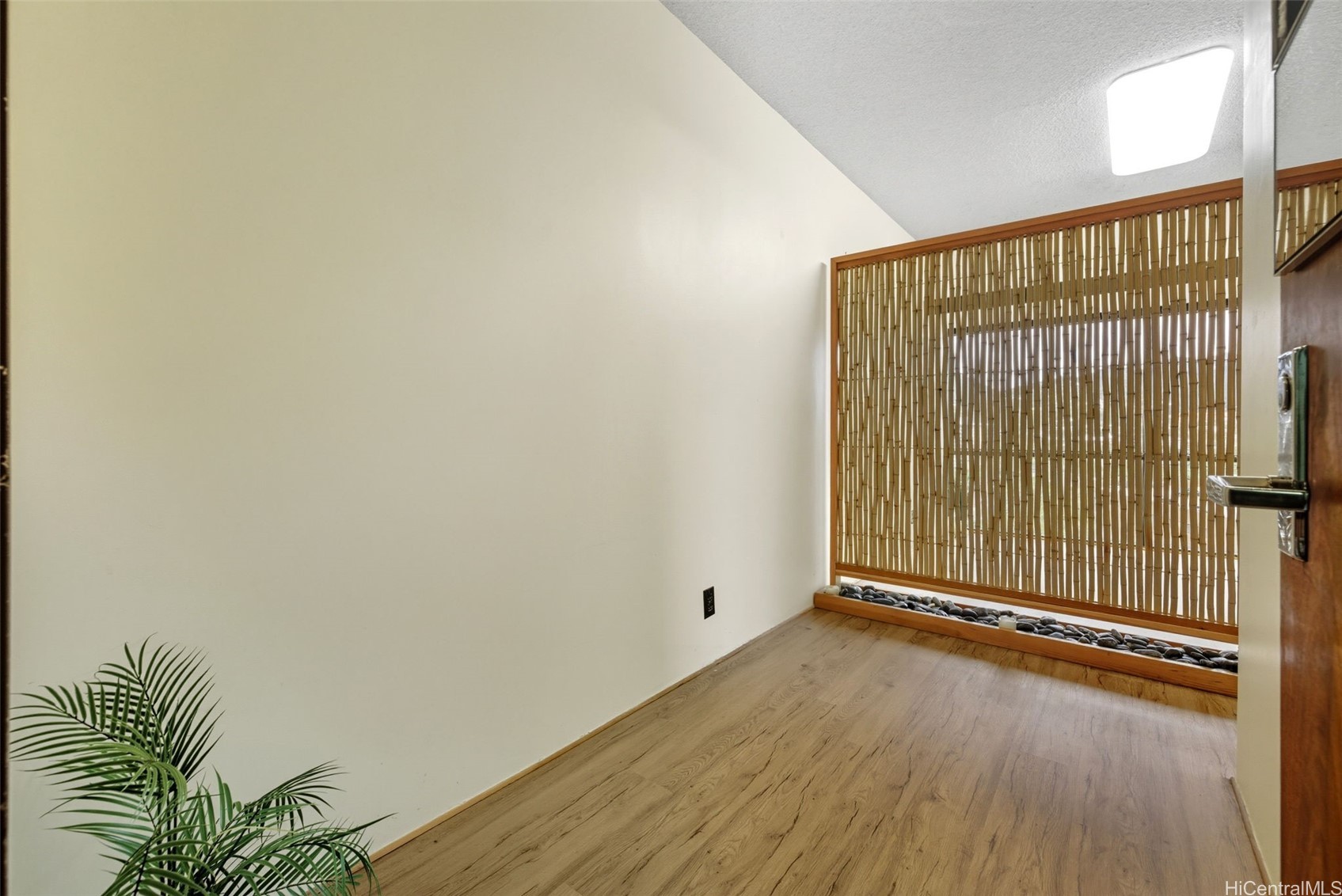1188 Bishop Street 1105