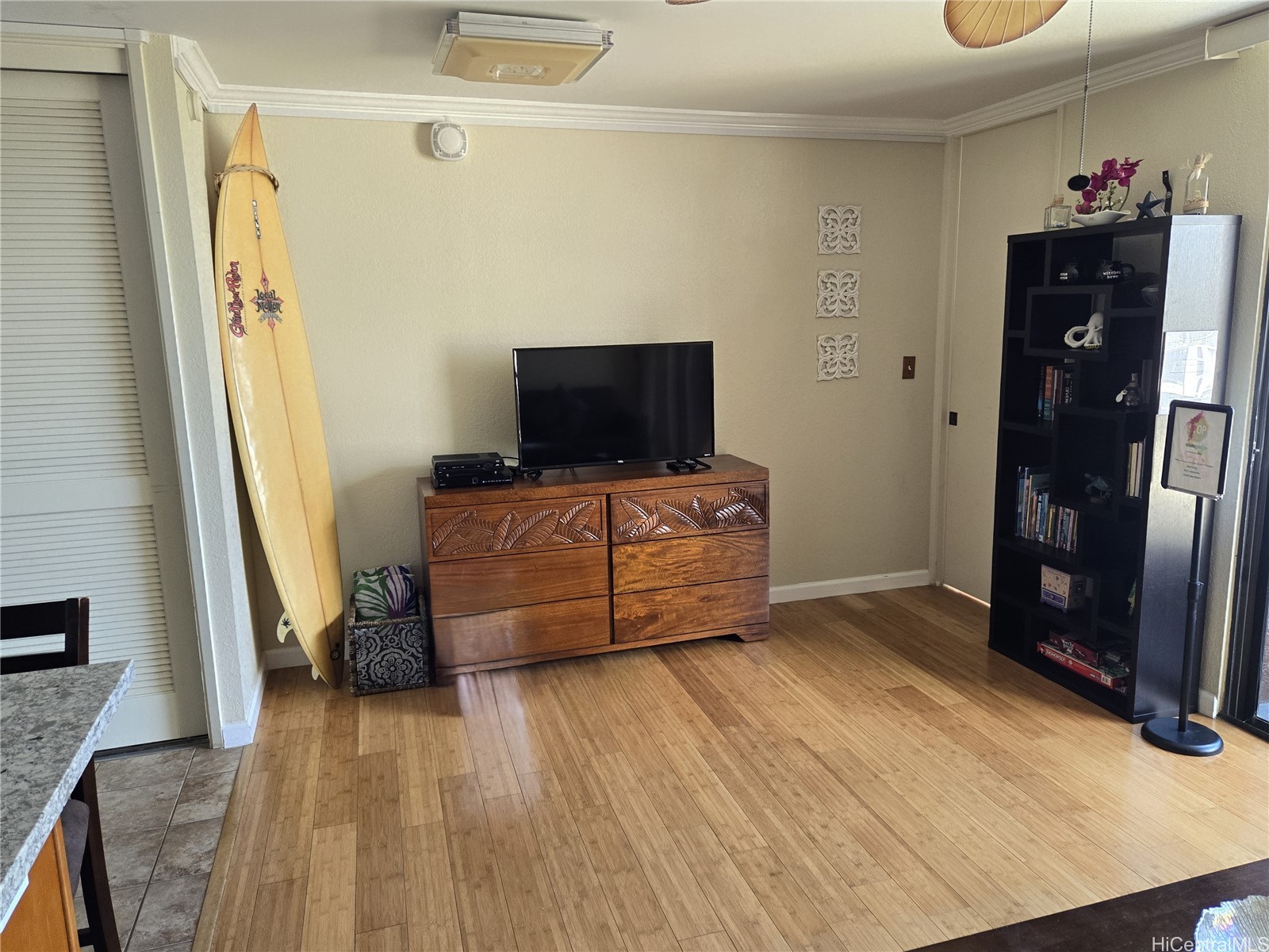 320 Liliuokalani Avenue 1801