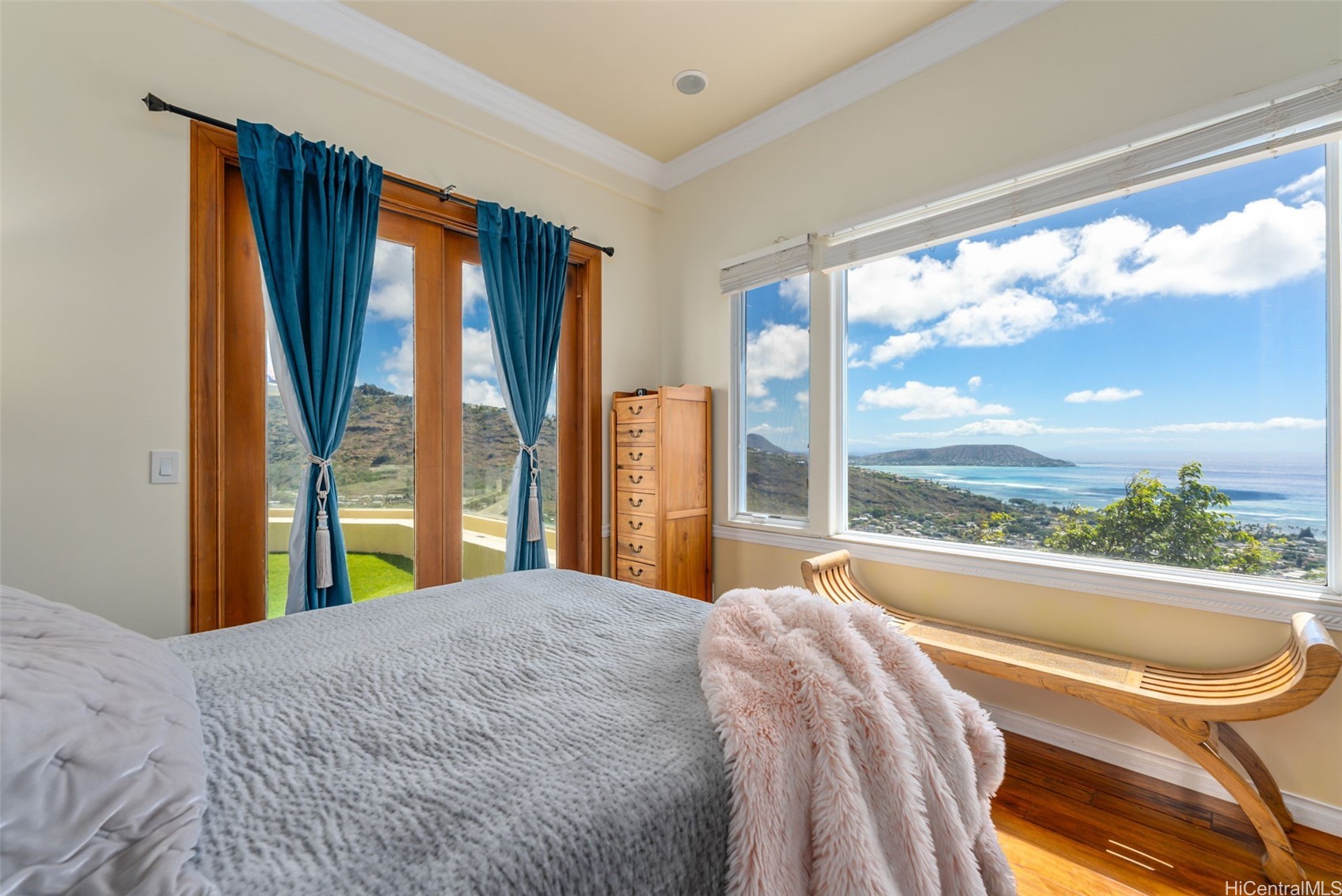 Honolulu, Hawaii, 96821, United States, 5 Bedrooms Bedrooms, ,5 BathroomsBathrooms,Residential,Active,2016705