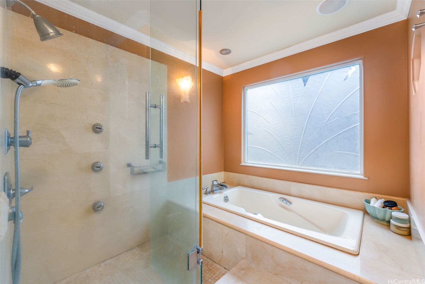Honolulu, Hawaii, 96821, United States, 5 Bedrooms Bedrooms, ,5 BathroomsBathrooms,Residential,Active,2016705