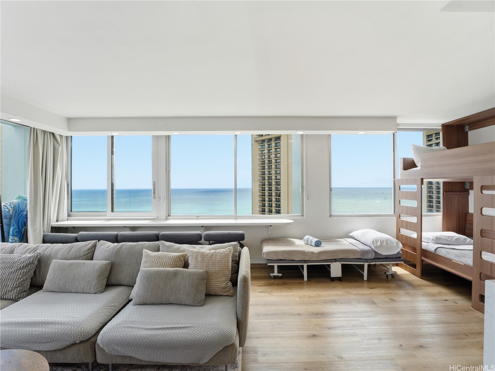 2427 Kuhio Avenue 3102