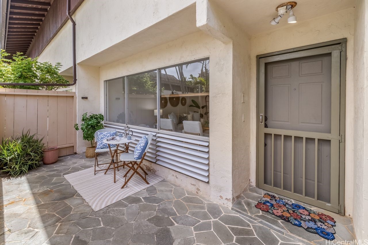 6215 Kawaihae Place B102