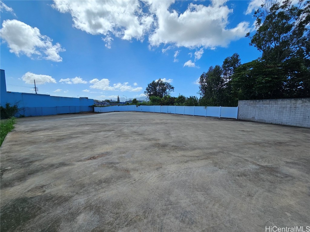 656 Kilani Avenue