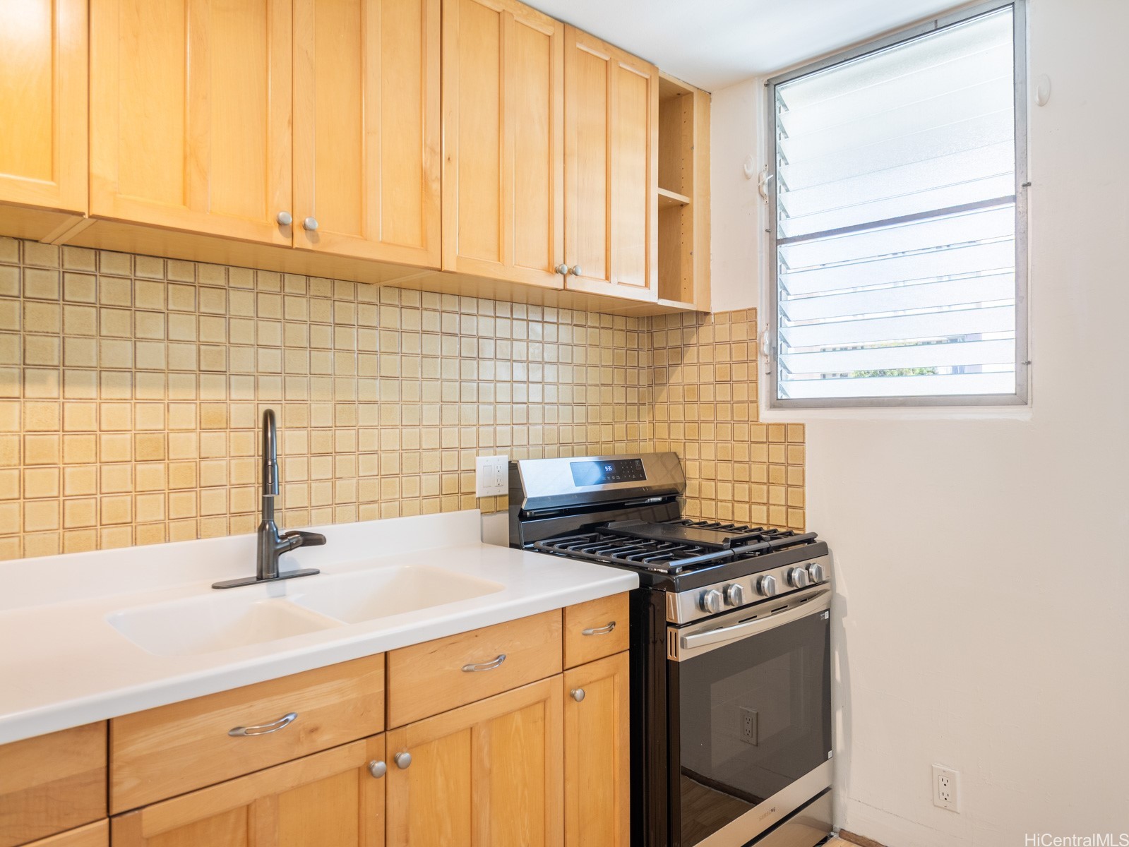 1036 Green Street 304