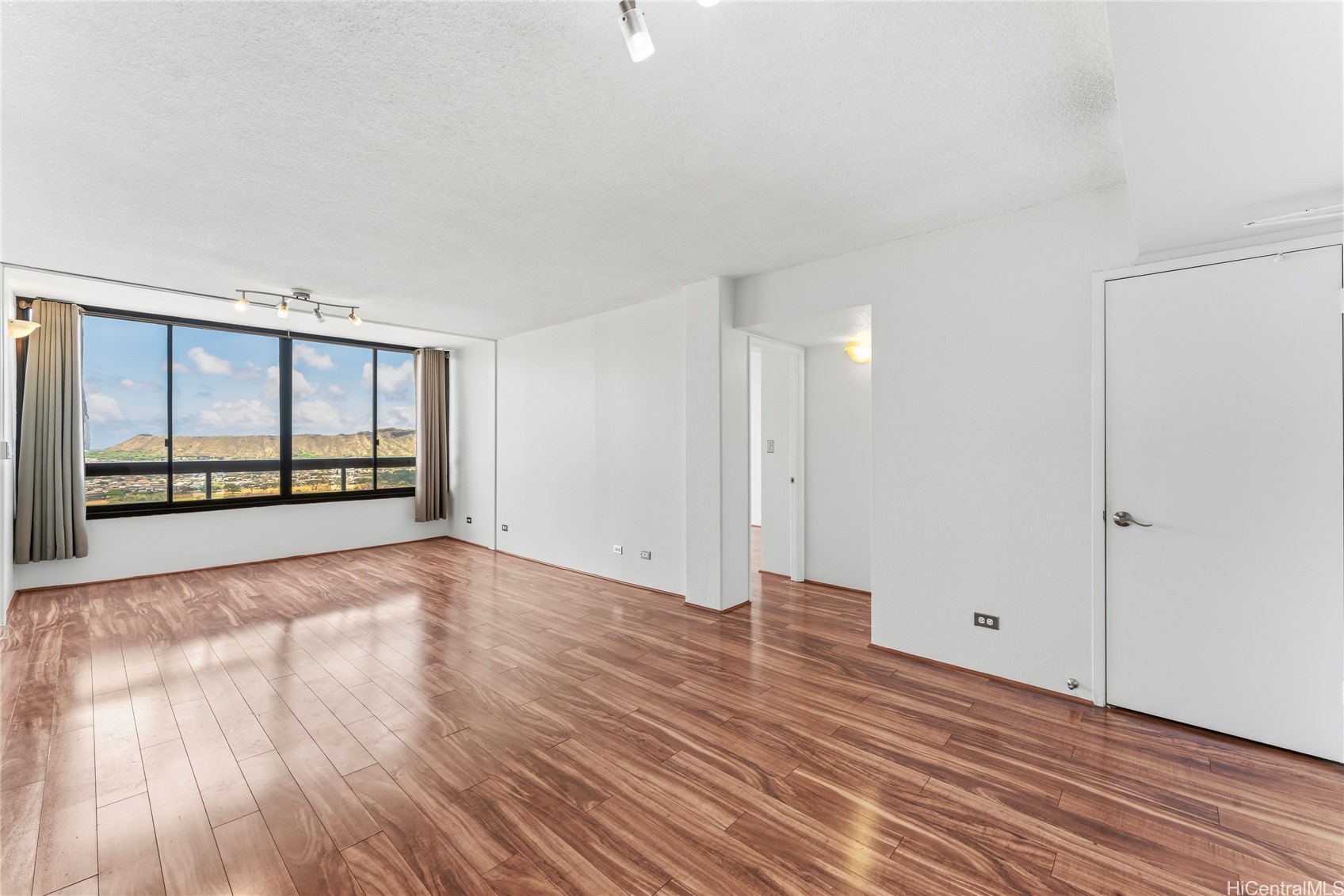 2499 Kapiolani Boulevard 3705