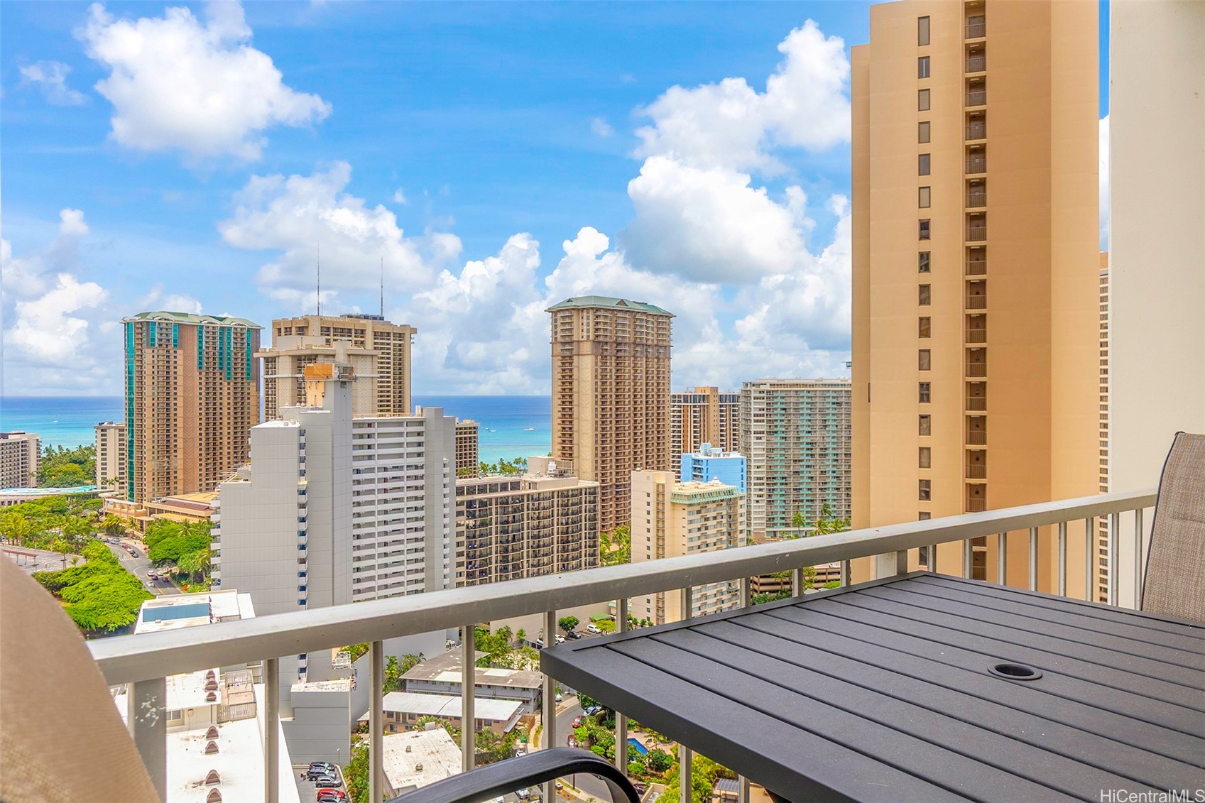 400 Hobron Lane 2809