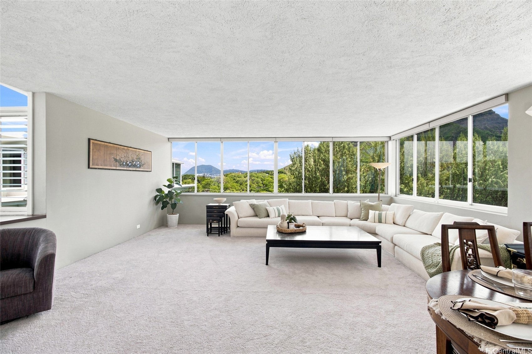 2957 Kalakaua Avenue 615/616