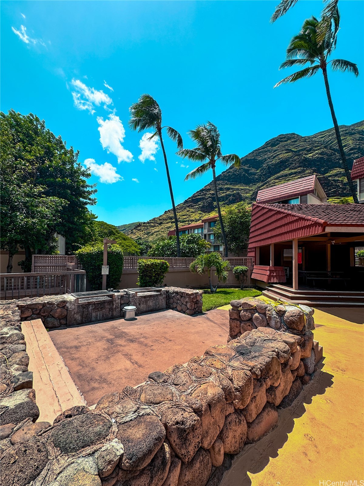 Makaha Valley Pltn Condominium