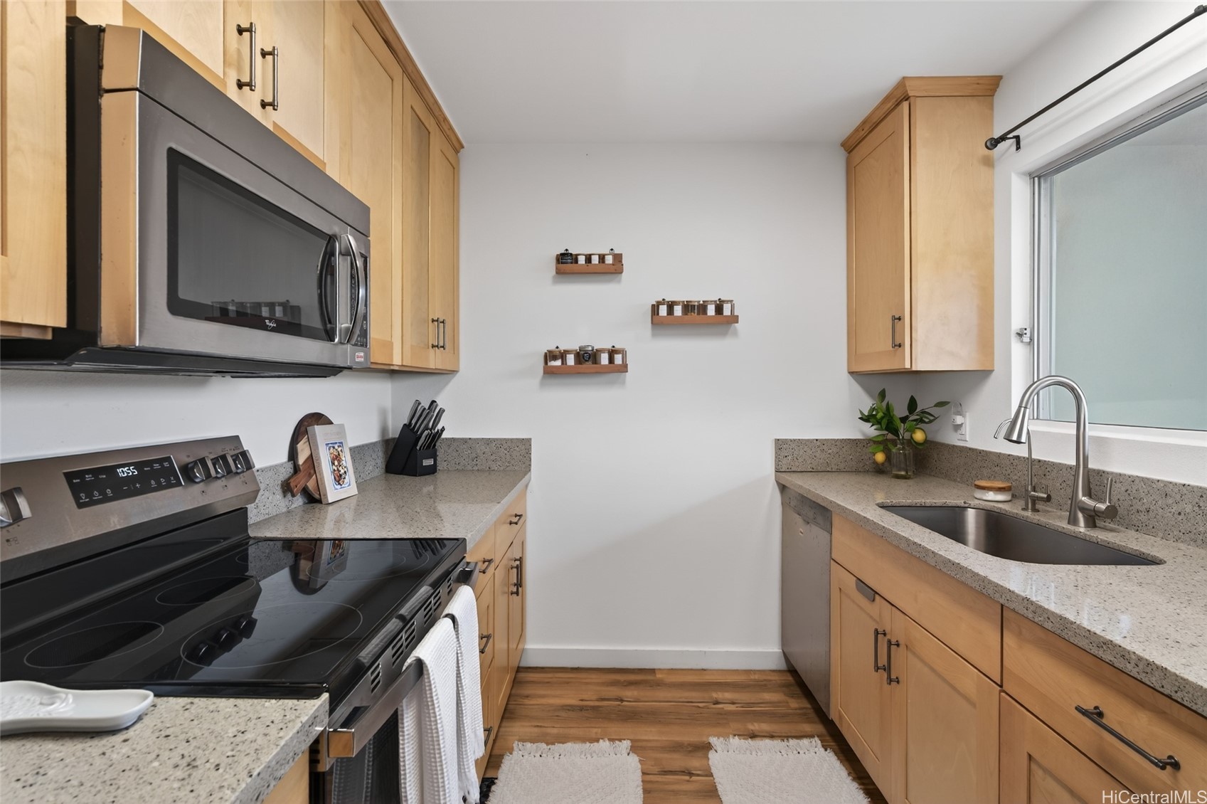 316-3 Molo Street 1803