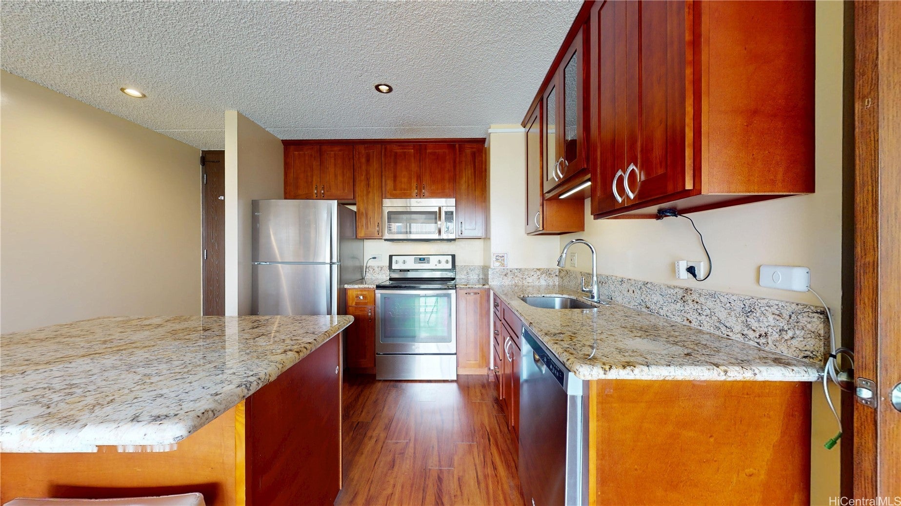 411 Hobron Lane 804