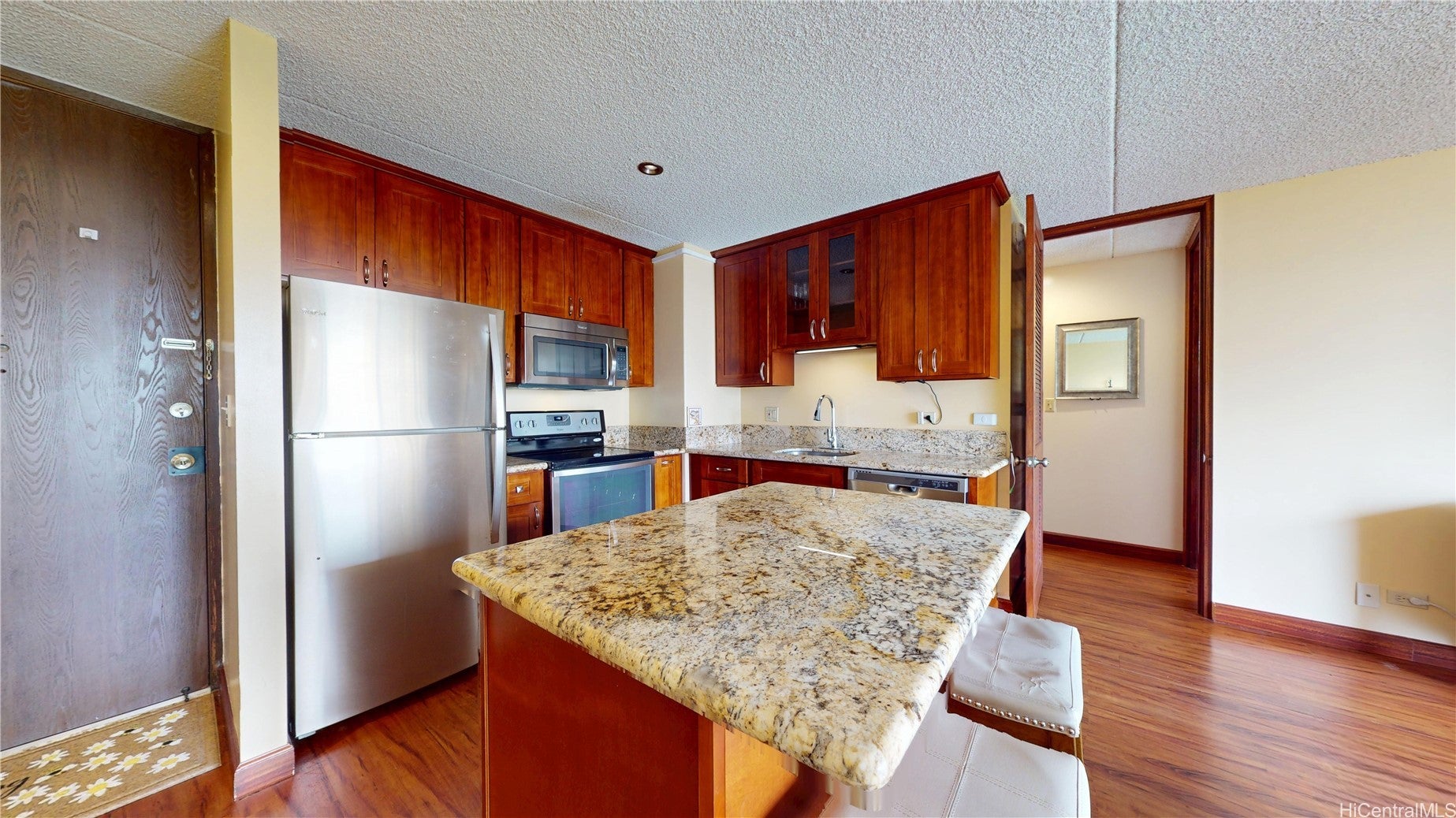 411 Hobron Lane 804