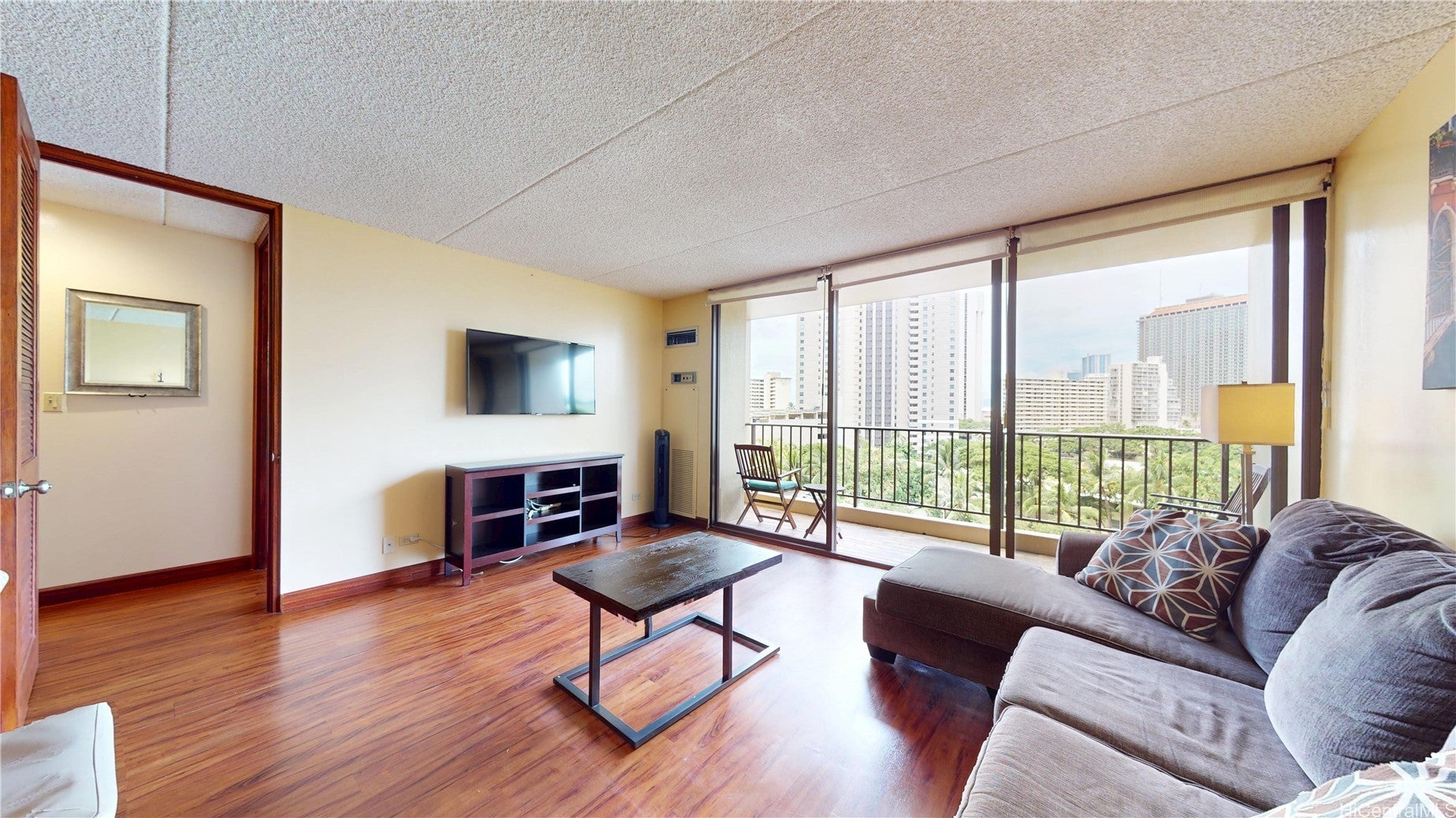 411 Hobron Lane 804