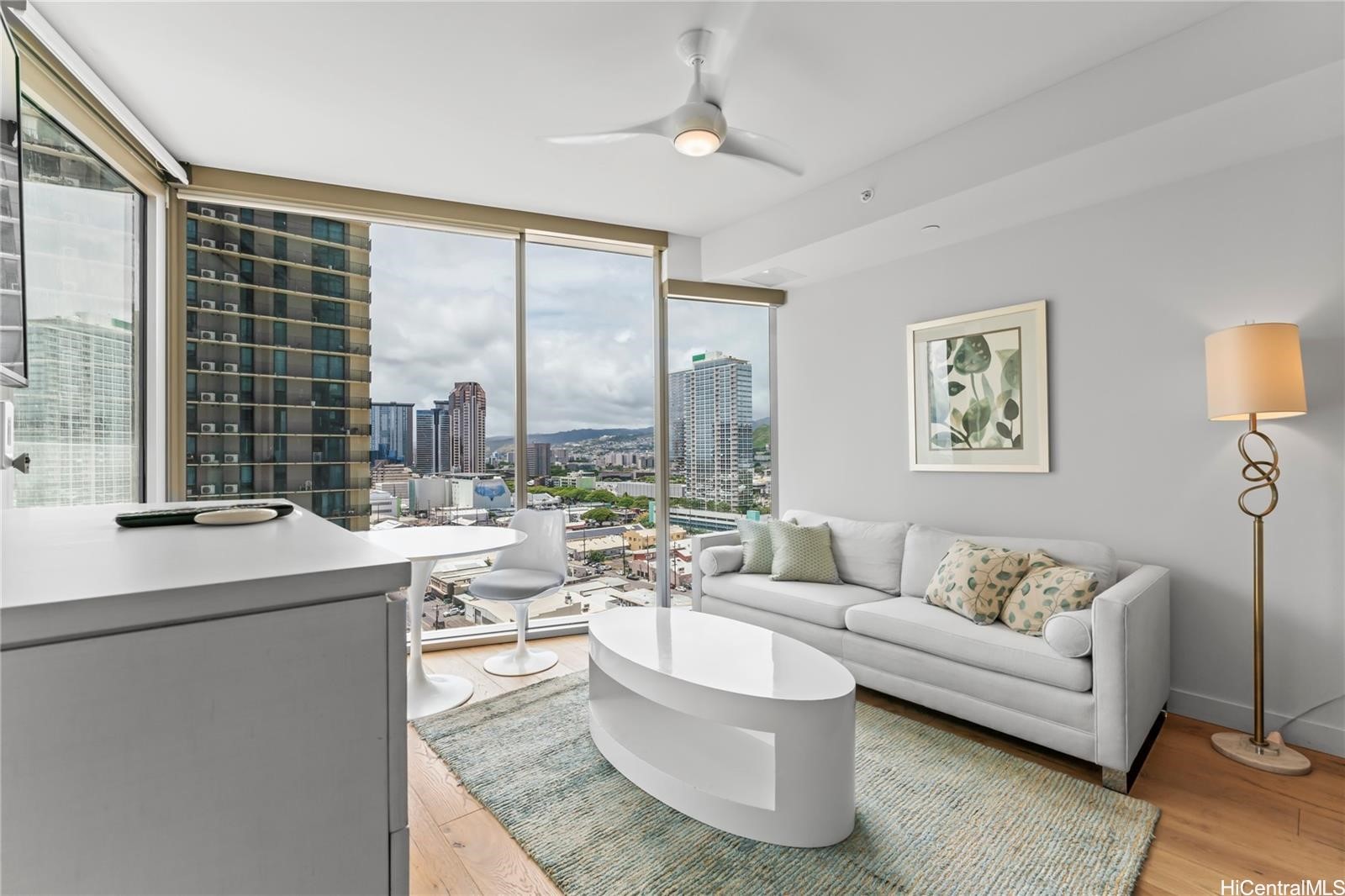 1001 Queen Street 1407