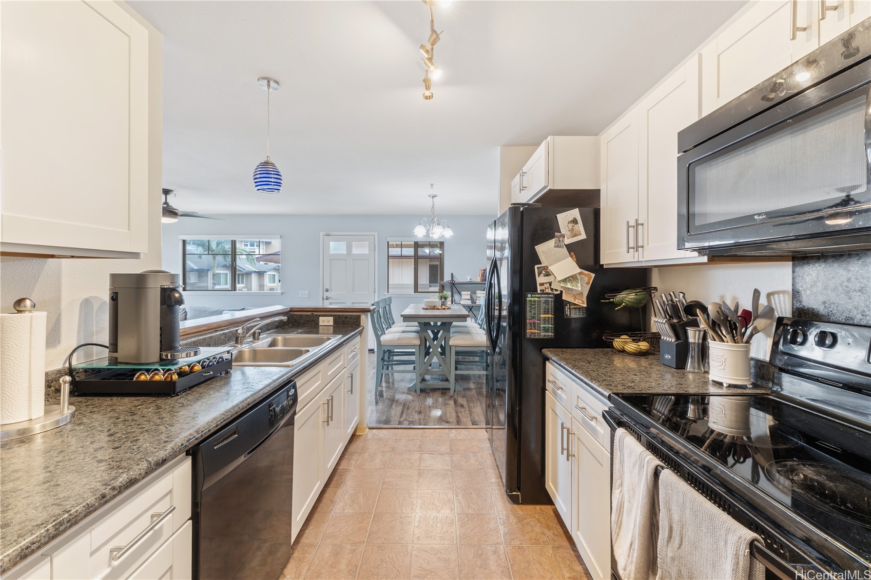 91-1015 Kamaaha Avenue 208