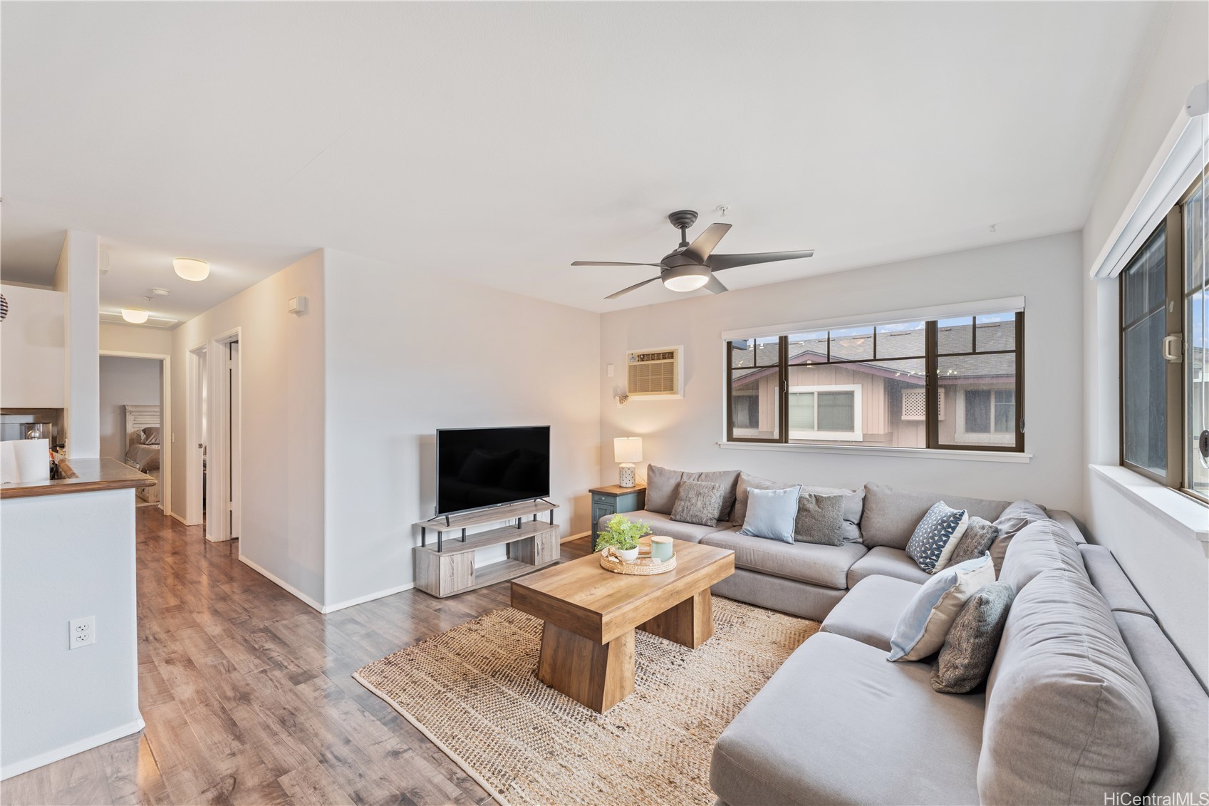 91-1015 Kamaaha Avenue 208