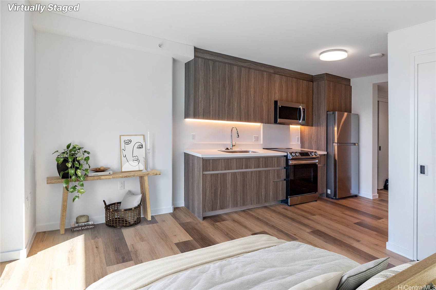 1515 Liona Street 708