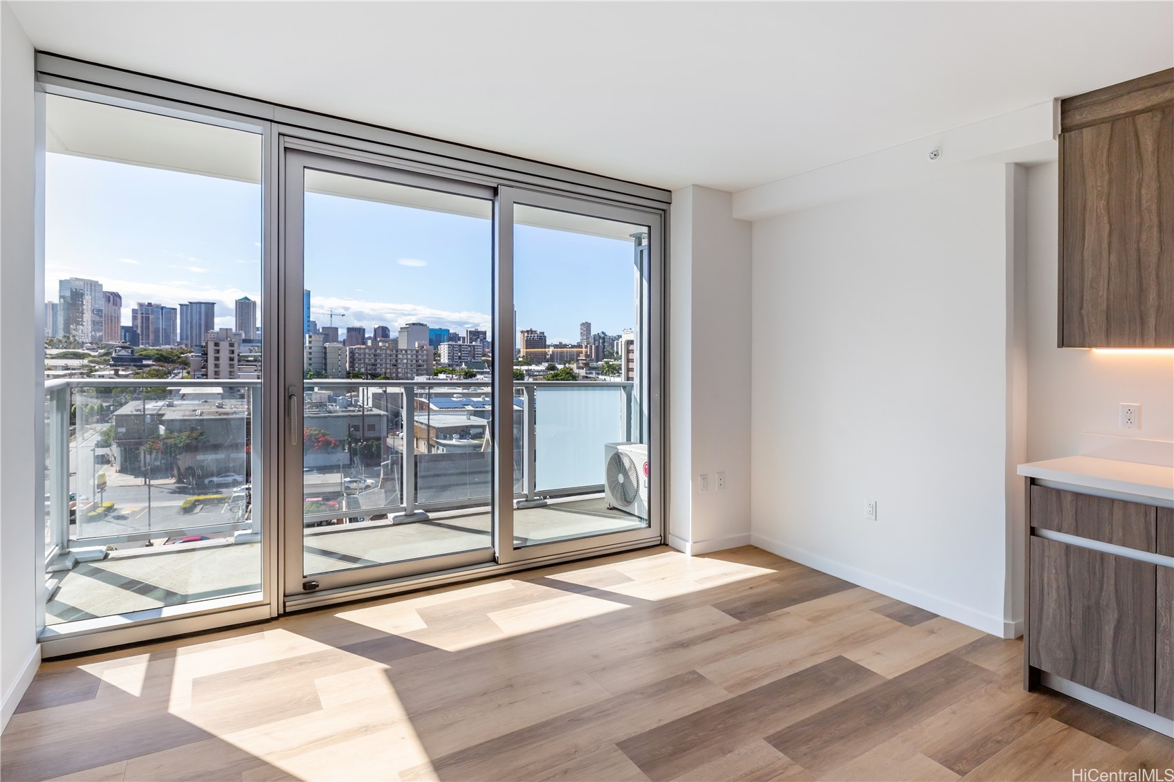 1515 Liona Street 708