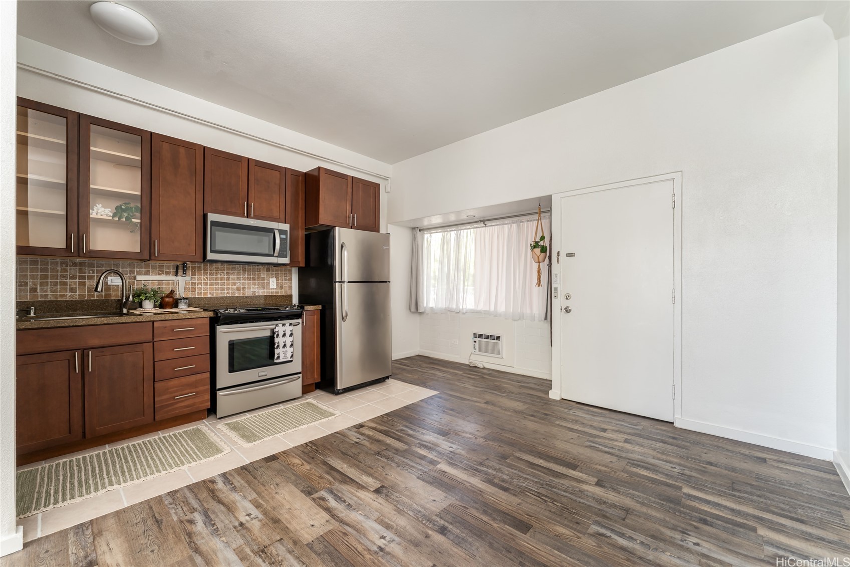 1020 Green Street 208
