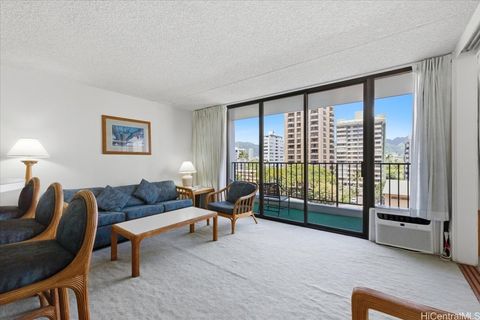 Photo of 201 Ohua Avenue #711-T2, Honolulu, HI 96815 (MLS # 202608236)