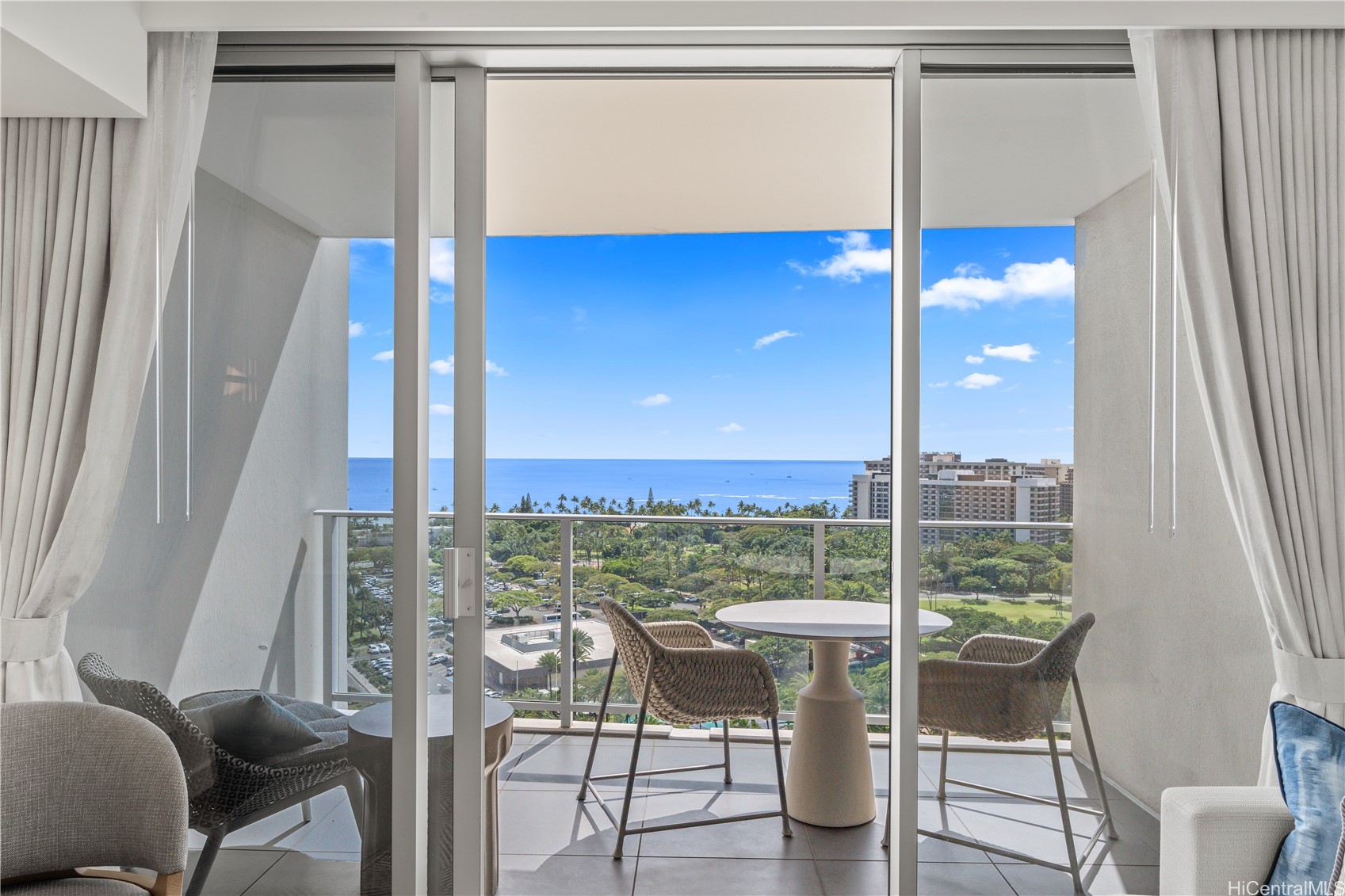 The Ritz-carlton Residences - 383 Kalaimoku Condominium