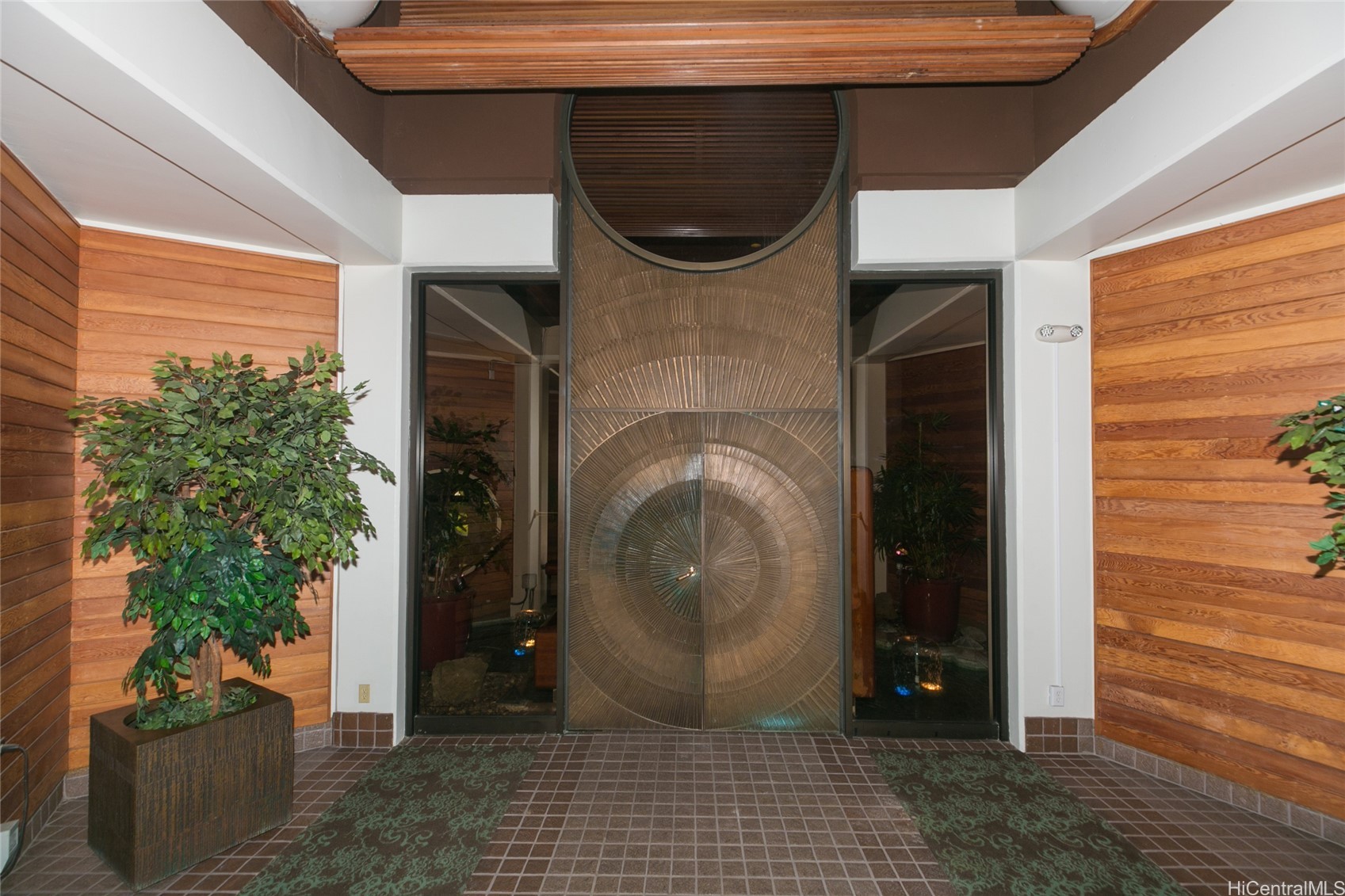 Admiral Thomas Apts Condominium
