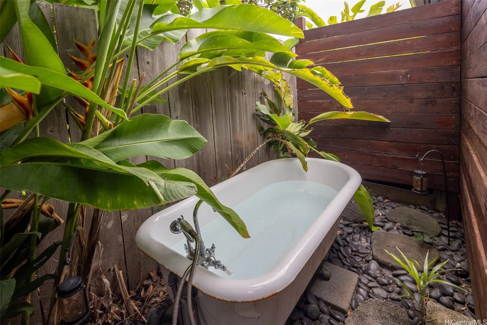 Haleiwa, Hawaii 96712, United States, 3 Bedrooms Bedrooms, ,2 BathroomsBathrooms,Residential,Pending,144479