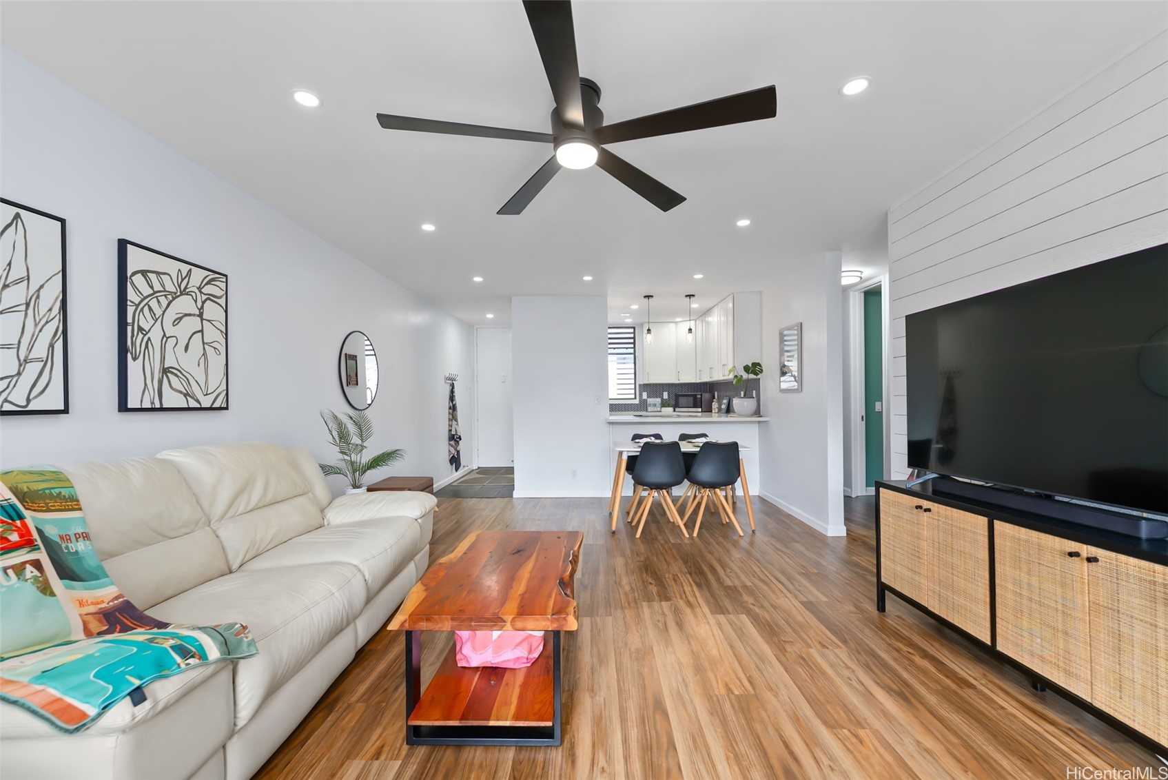 1015 Aoloa Place 243