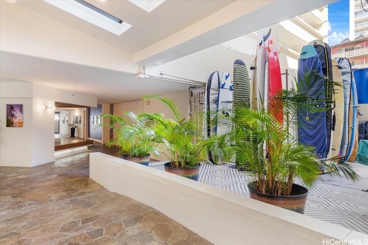 2463 Kuhio Avenue 607