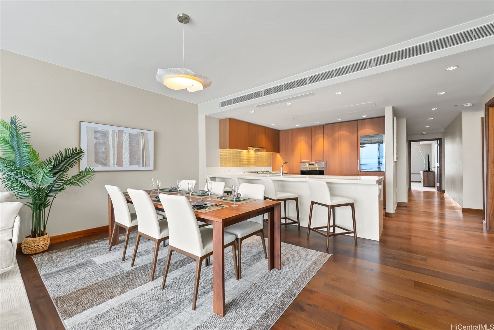 1555 Kapiolani Boulevard 1800