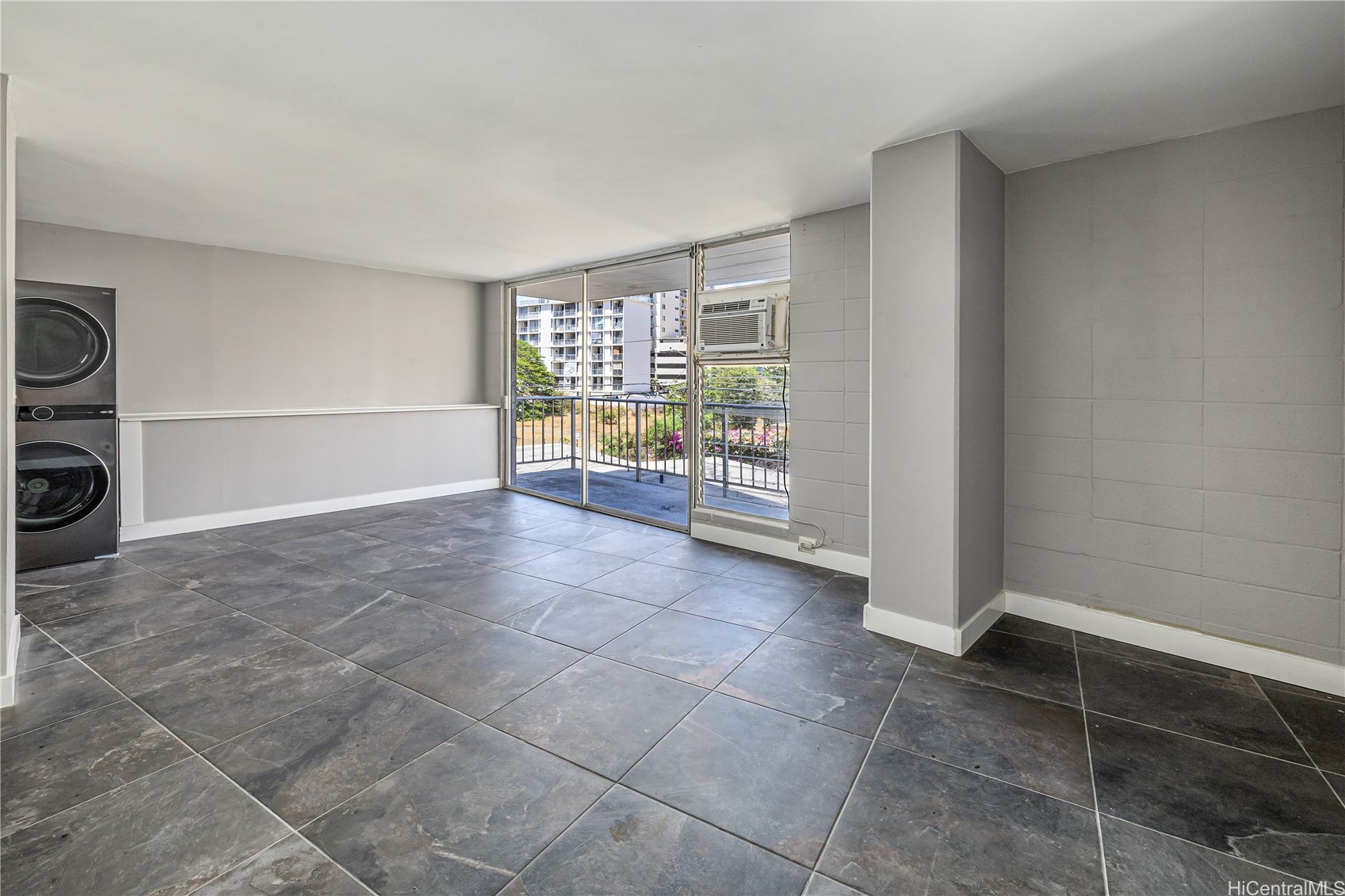 222 Liliuokalani Avenue 302