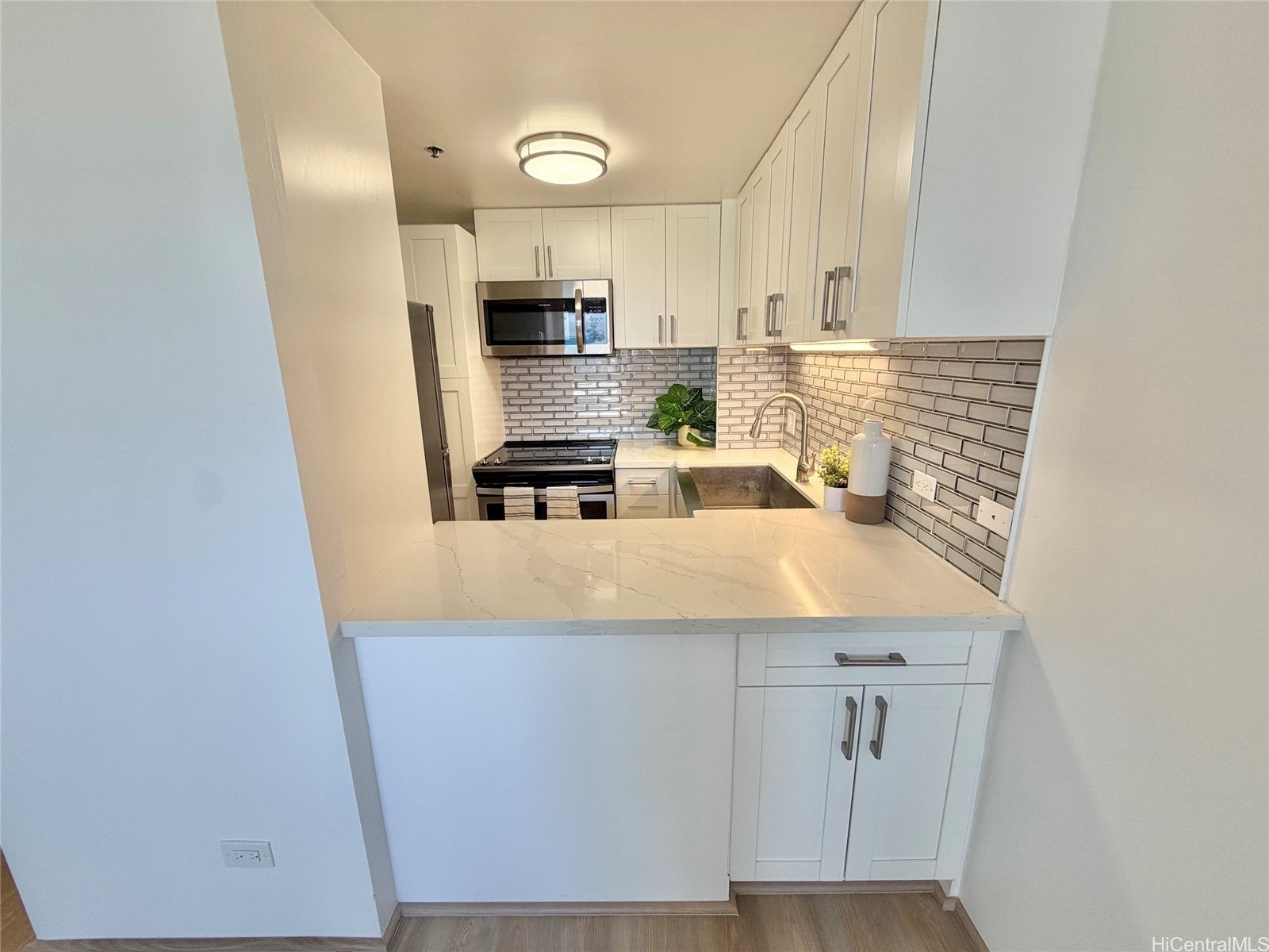 876 Curtis Street 2908