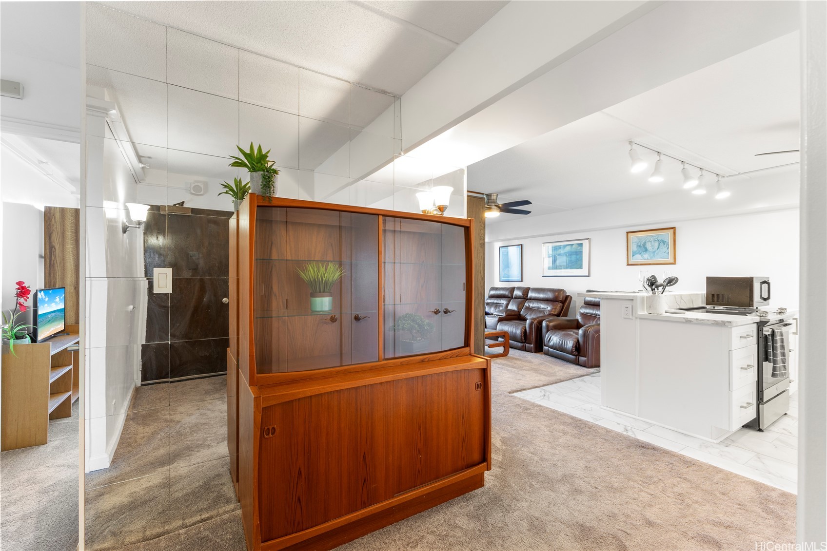 2333 Kapiolani Boulevard 2216