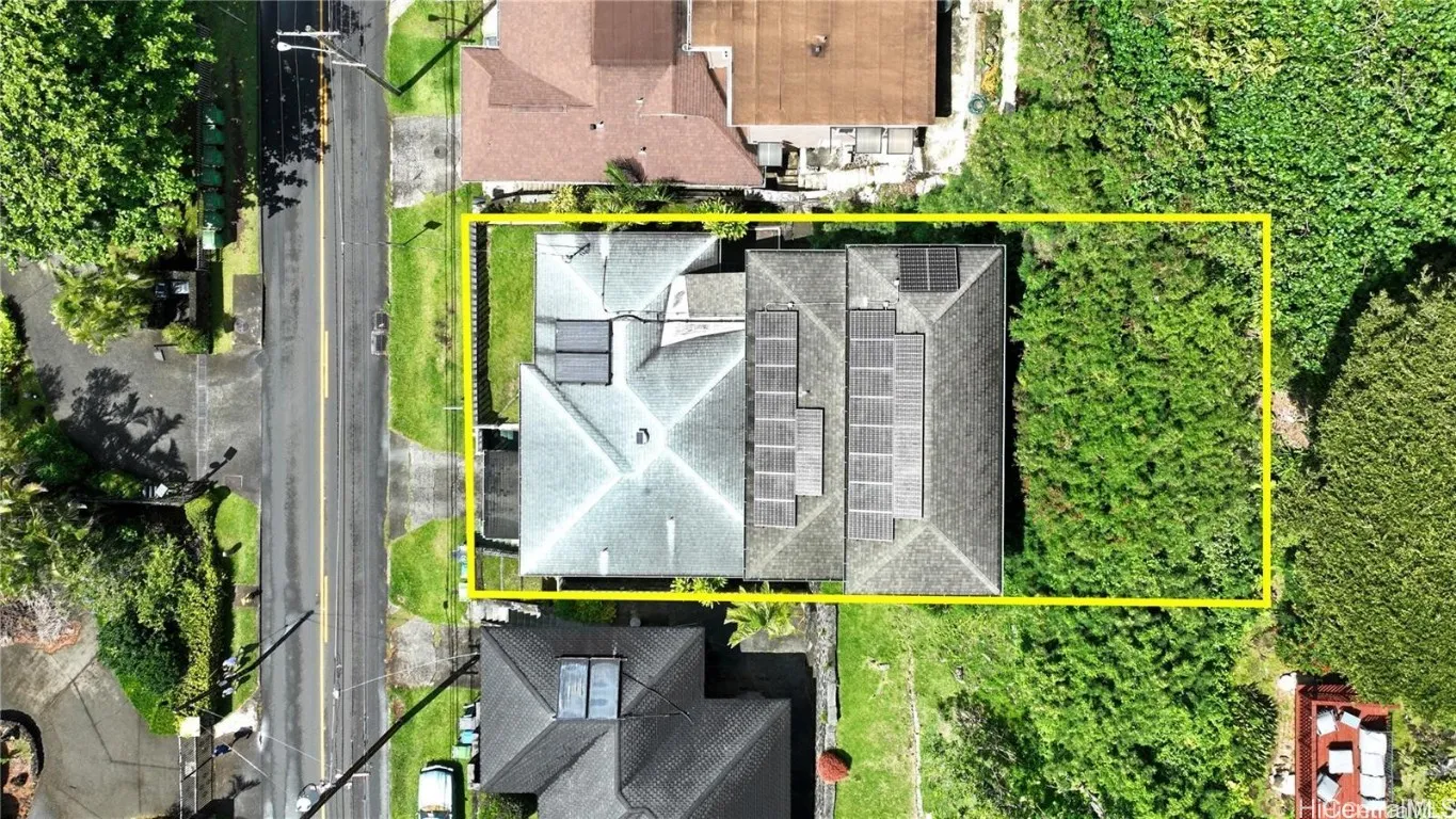 Honolulu, Hawaii 96822, United States, 6 Bedrooms Bedrooms, ,3 BathroomsBathrooms,Residential,Pending,21593