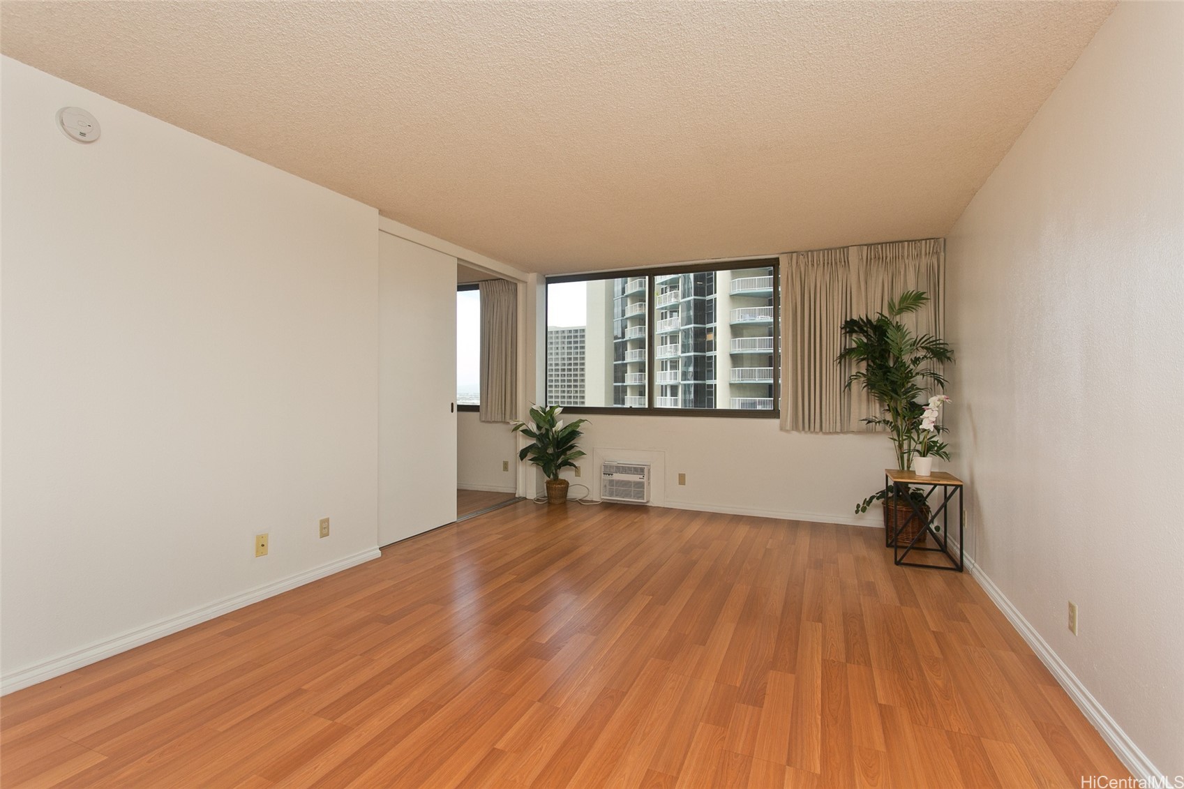 1255 Nuuanu Avenue E1006
