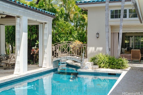 Photo of 917 Iiwi Street, Honolulu, HI 96816 (MLS # 202612065)