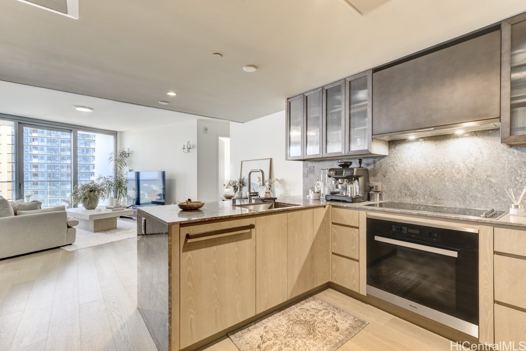 1000 Auahi Street 2607