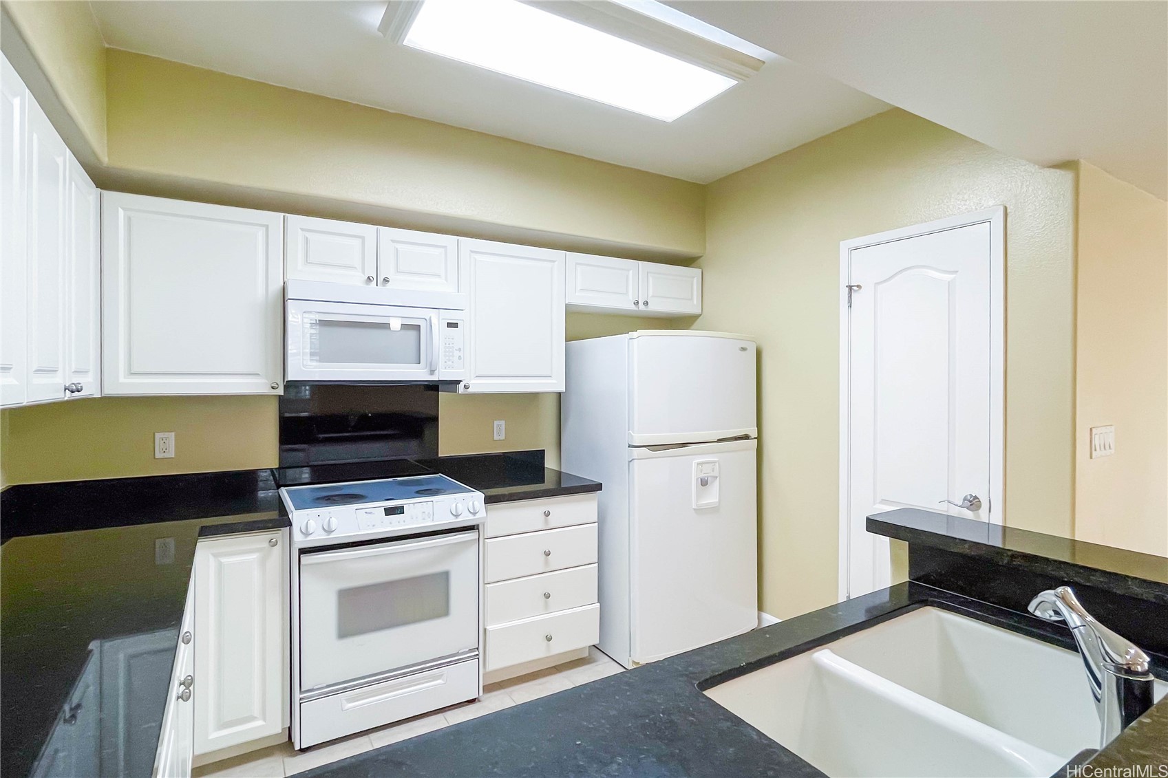 92-1033 Koio Drive M15-6