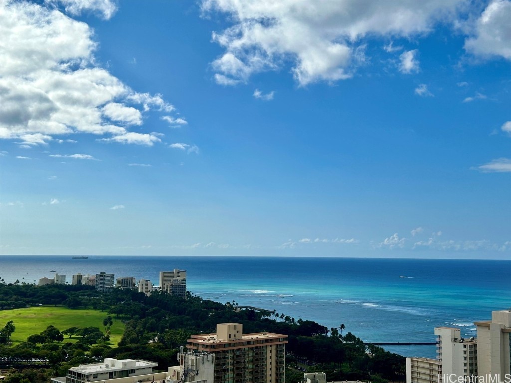 Waikiki Banyan Condominium