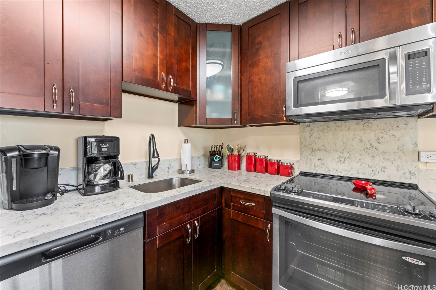 411 Hobron Lane 607