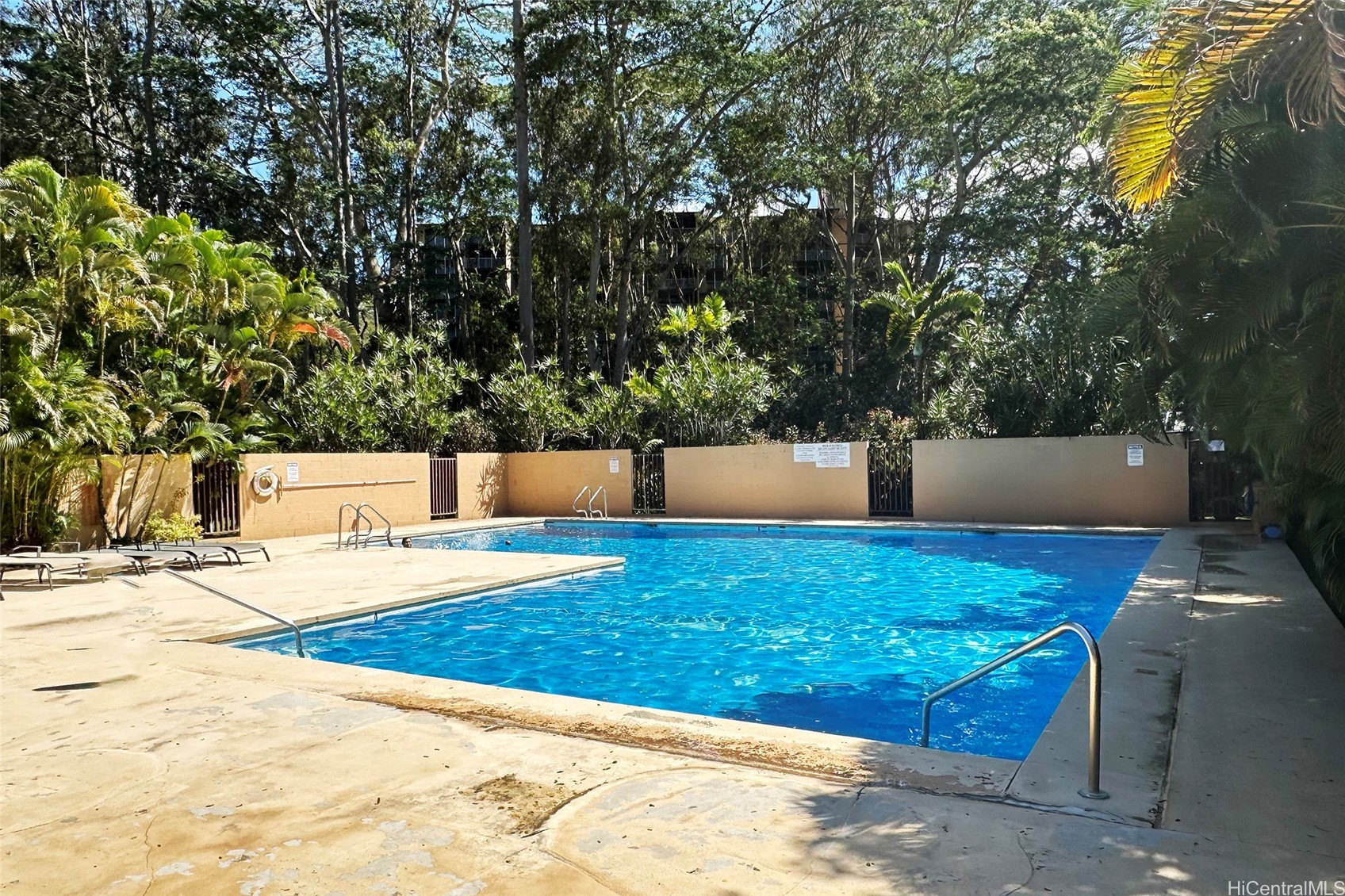 Waikalani Woodlands Condominium