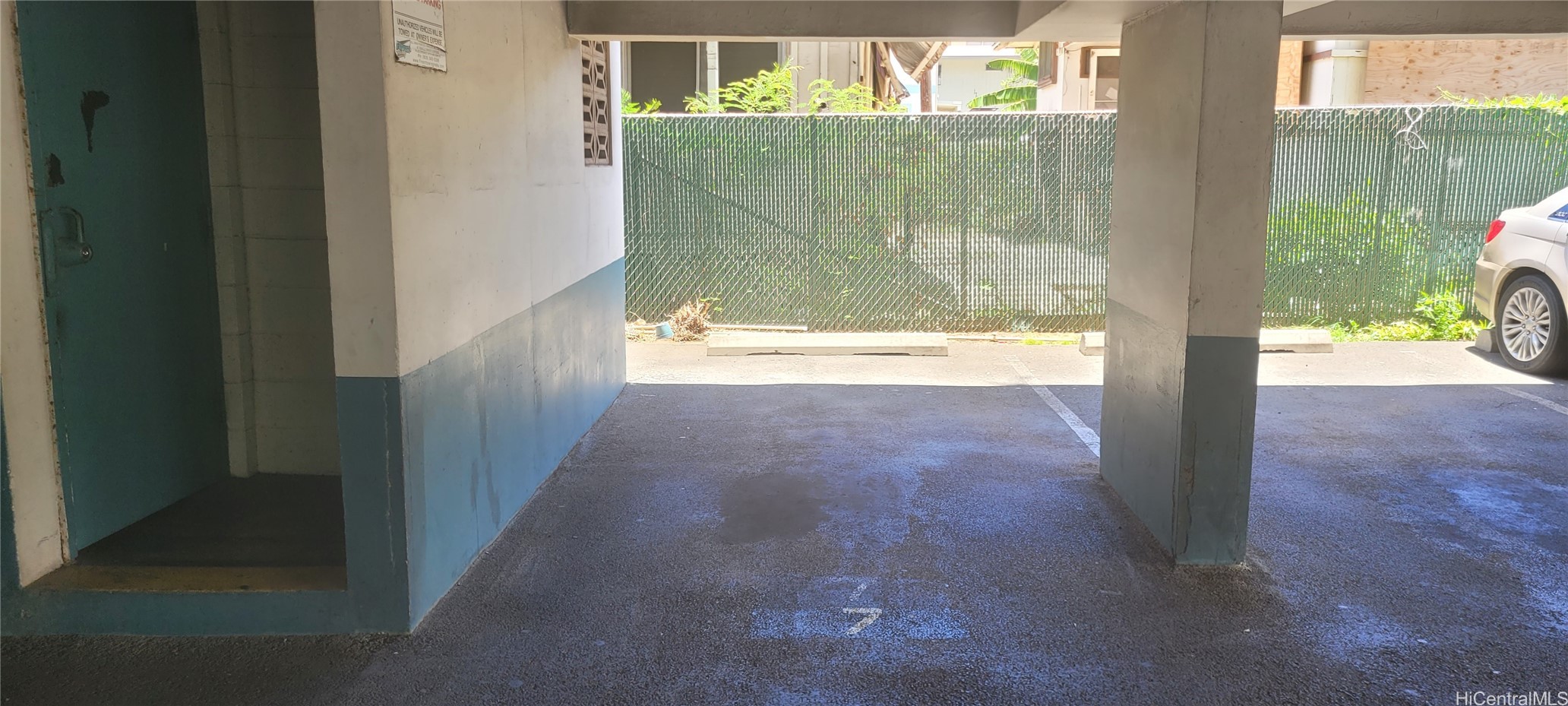 1402 Piikoi Condominium