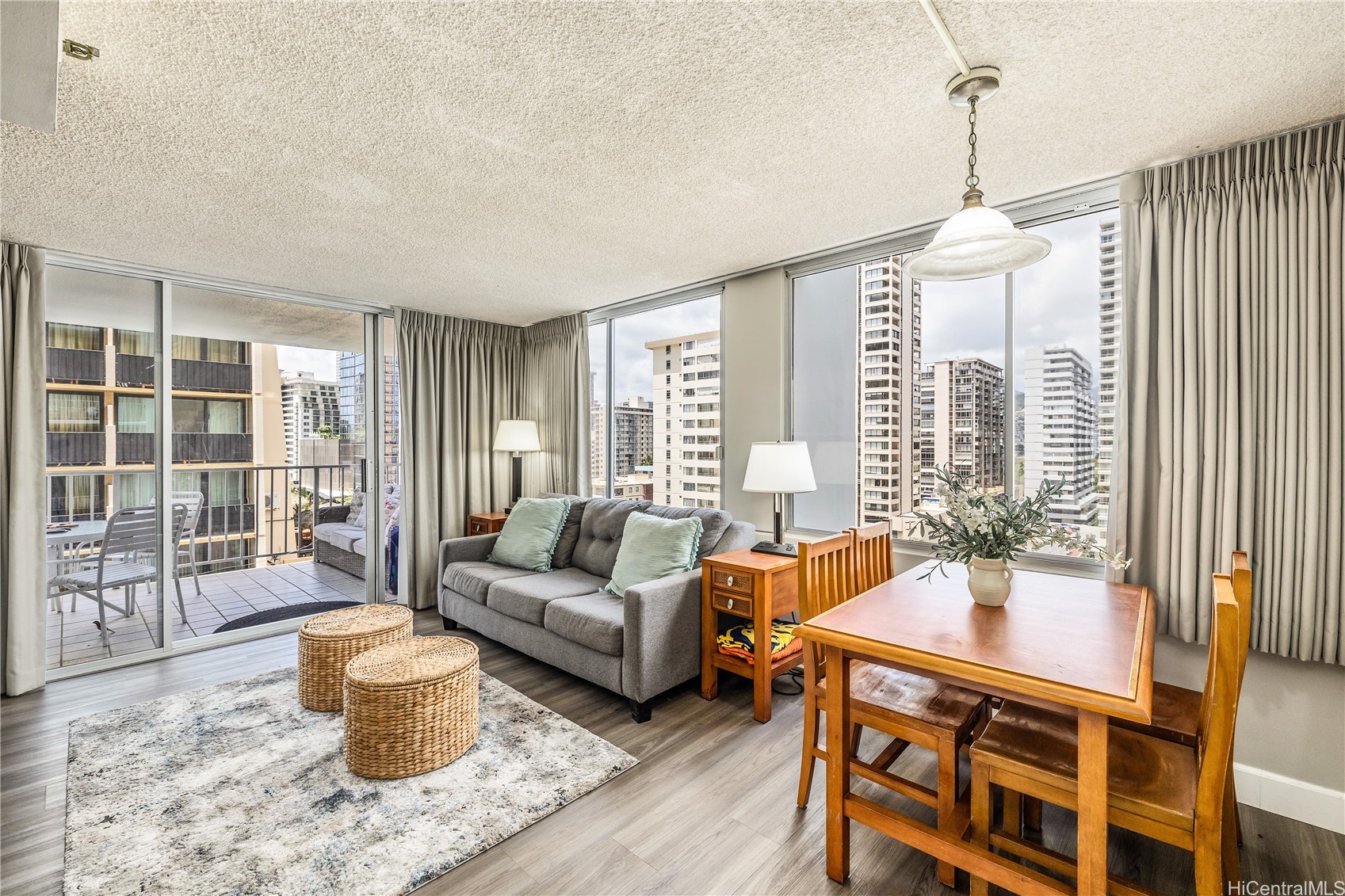 2427 Kuhio Avenue 1006