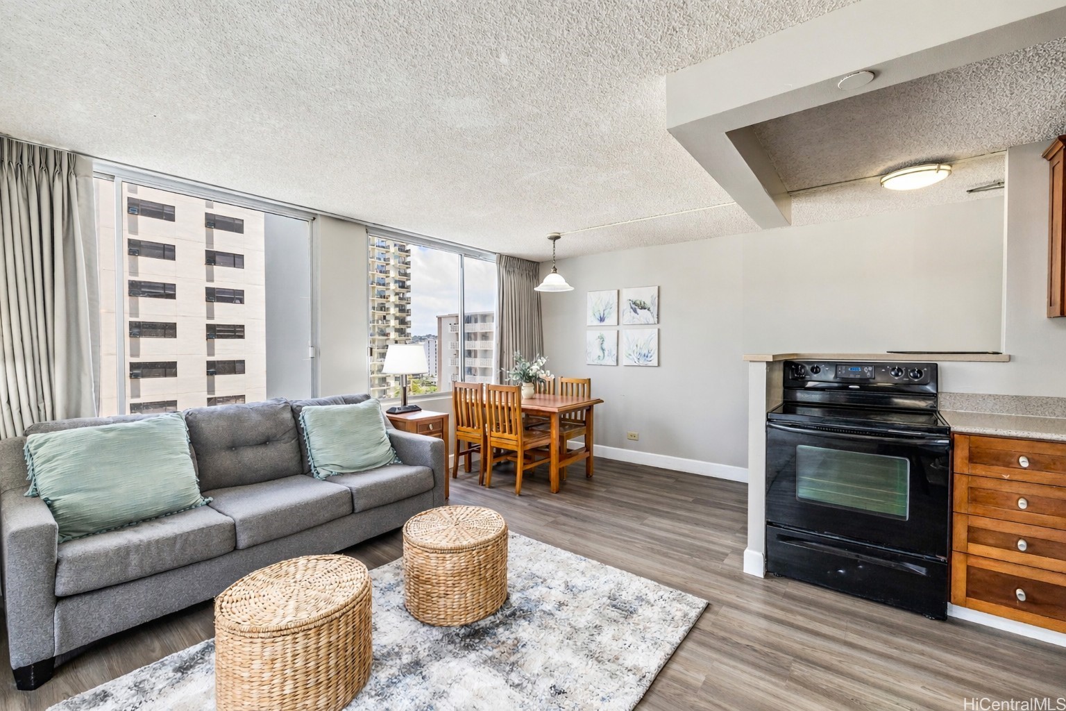 2427 Kuhio Avenue 1006