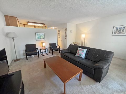 425 Ena Road 206C Honolulu HI 96815